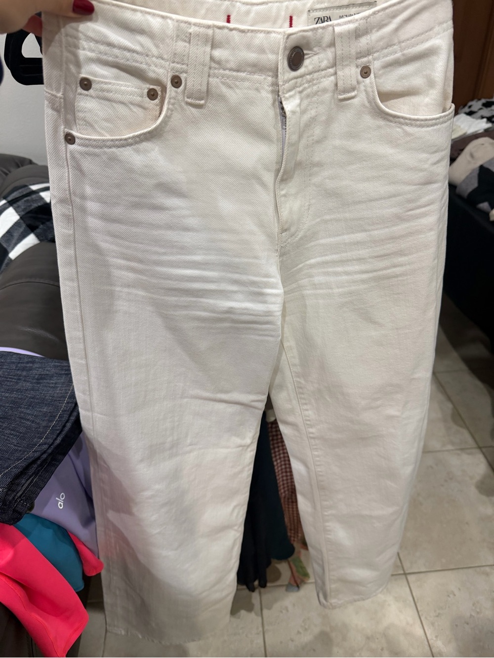 Zara Off-White High-Rise Cropped Straight Jeans